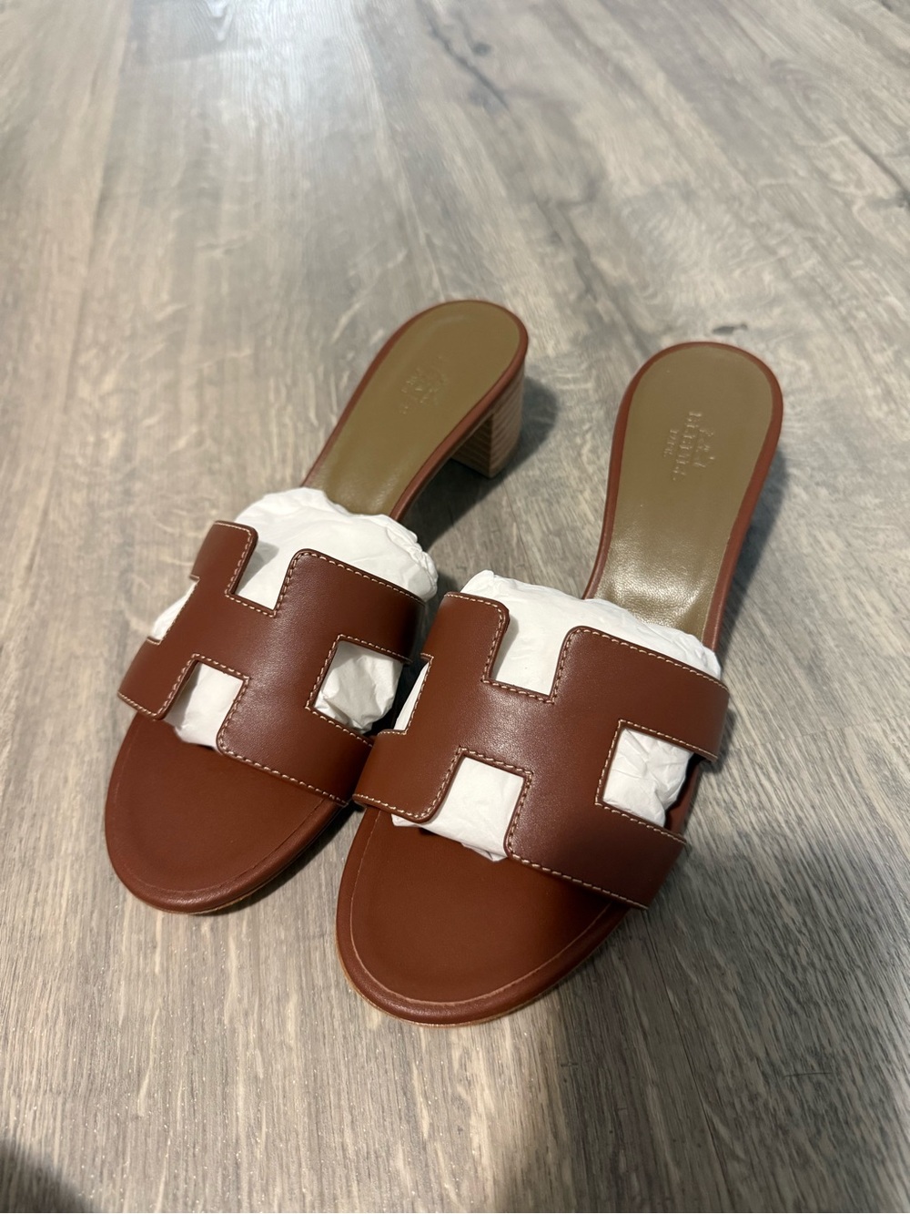 Authentic Hermes Oasis sandal